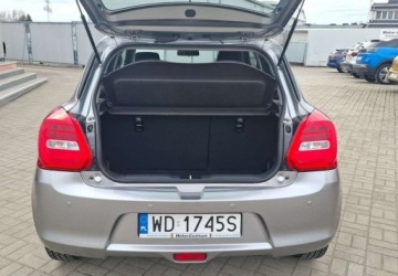 Suzuki Swift VI Hatchback Facelifting 1.2 DualJet SHVS 83KM 2021 Suzuki Swift 1.2 Dualjet SHVS Premium CVT 1.2 Benzyna 83KM, zdjęcie 5