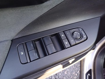 Toyota C-HR II SUV 2.0 Hybrid Dynamic Force 197KM 2024 Toyota C-HR 2.0 Hybrid Executive 2.0 Hybrid Execut, zdjęcie 21