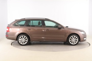 Skoda Octavia III Liftback 1.6 TDI CR DPF 105KM 2014 Skoda Octavia 1.6 TDI, Klima, Klimatronic, zdjęcie 5