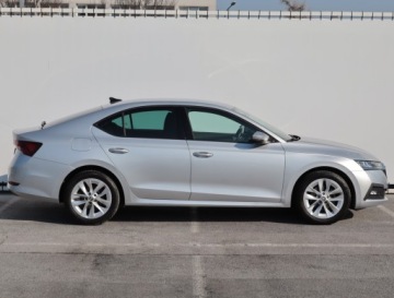 Skoda Octavia IV Liftback 1.5 TSI EVO 150KM 2022 Skoda Octavia 1.5 TSI, Salon Polska, zdjęcie 5