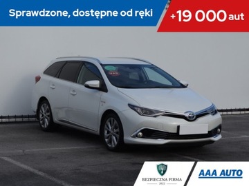 Toyota Auris II Touring Sports Facelifting 1.8 Hybrid 136KM 2016 Toyota Auris Hybrid, Salon Polska, Serwis ASO