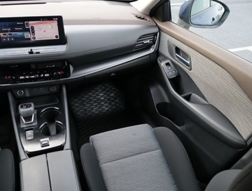 Nissan X-Trail IV 1.5 VC-T MHEV 163KM 2023 Nissan X-Trail 1.5 VC-T MHEV, Salon Polska, zdjęcie 7