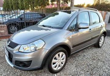 Suzuki SX4 I Hatchback Facelifting 1.6 VVT 120KM 2013 Suzuki SX4 1.6 Premium 4X4 1.6 Benzyna 120KM, zdjęcie 2