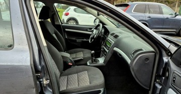 Skoda Octavia II Kombi 1.6 TDI CR DPF 105KM 2011 Skoda Octavia lifting 1.6 TDI 105KM 4x4 Klimatronic 6 biegow Alufelgi 1.6, zdjęcie 11