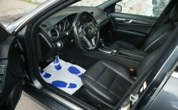 Mercedes Klasa C W204 Limuzyna 3.5 350 CGI BlueEFFICIENCY 306KM 2013 Mercedes-Benz Klasa C Mercedes-Benz Klasa C W204 3,5 V6(306 PS)4MATIC Auto, zdjęcie 4