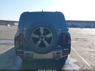 Land Rover Defender IV (L663) 2023 Land Rover Defender 130 X-Dynamic SE 2023 3.0l 3.0 Benzyna 395KM, zdjęcie 4