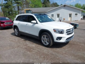 Mercedes GLB 2022 Mercedes-Benz GLB 2022 MERCEDES-BENZ GLB 250 4MATIC 2.0 Benzyna 221KM