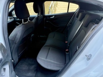 Ford Focus IV Hatchback 1.5 EcoBoost 150KM 2019 Ford Focus Full LedNaviAsystent ParkowaniaST-LINEFull OpcjaORYGINALNY LAKI, zdjęcie 10