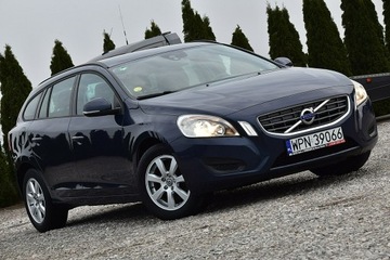Volvo V60 I Kombi 1.6 DRIVe 115KM 2013 Volvo V60 1,6d2 115KM NAVI ALU PÓŁ-SKÓRA