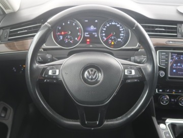 Volkswagen Passat B8 Variant 1.8 TSI BlueMotion Technology 180KM 2017 VW Passat 1.8 TSI, Salon Polska, Serwis ASO, zdjęcie 15