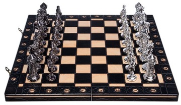 СРЕДНЕВЕКОВЫЕ ДЕРЕВЯННЫЕ ШАХМАТЫ СЕРЕБРЯНЫЕ И ЧЕРНЫЕ БОЛЬШИЕ