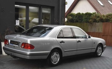 Mercedes Klasa E W210 Sedan 2.3 150KM 1996 Mercedes-Benz Klasa E Mercedes-Benz Klasa E 230 Classic 2.3 Benzyna 150KM, zdjęcie 4