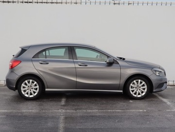 Mercedes Klasa A W176 Hatchback 5d 1.6 180 BlueEFFICIENCY 122KM 2014 Mercedes A A 180, Skóra, Navi, Klima, Parktronic, zdjęcie 5