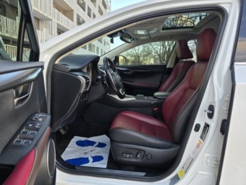 Lexus LS V 2017 LEXUS NX 300t Prestige 2,0 benzyna 238KM * Przebieg:96, 846 * Dokumentacja, zdjęcie 3