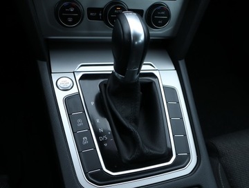 Volkswagen Passat B8 Limousine 1.8 TSI BlueMotion Technology 180KM 2015 VW Passat 1.8 TSI, Salon Polska, Automat, Navi, zdjęcie 15