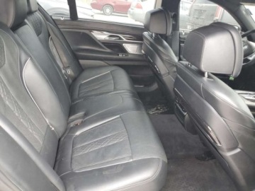 BMW Seria 7 G11-G12 2018 BMW Seria 7 750I 2018 4.4l 4.4 Benzyna 445KM, zdjęcie 10