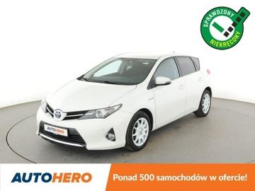 Toyota Auris II Hatchback 5d 1.8 HSD 136KM 2014 Toyota Auris HEV klima auto kamera i czujniki