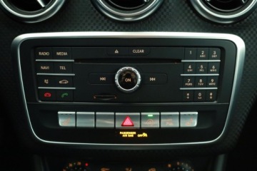 Mercedes Klasa A W176 Hatchback 5d Facelifting 180 122KM 2017 Mercedes A A 180, Salon Polska, Serwis ASO, Skóra, zdjęcie 10