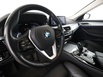 BMW Seria 5 G30-G31 2020 BMW 530 GRATIS! Pakiet Serwisowy o wartości 800, zdjęcie 13