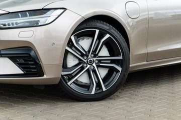 Volvo V90 II Plug-In Facelifting 2.0 T8 Plug-In Hybrid 455KM 2025 Volvo V90 Ultra Dark T8 AWD Plug-in hybrid (310 +, zdjęcie 2