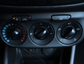 Opel Corsa E Hatchback 3d 1.3 CDTI 75KM 2015 Opel Corsa 1.3 CDTI, Klima, Tempomat, zdjęcie 12