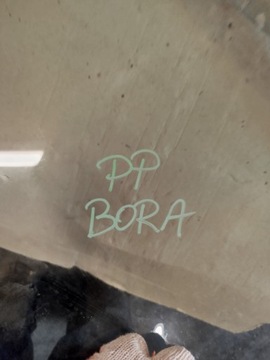 SKLO (OKNO) BOČNÍ DVEŘE PRAVÁ PŘEDNÍ VW BORA