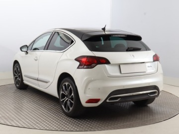 DS 4 I Hatchback Facelifting 2015 1.2 PureTech 131KM 2016 DS 4 1.2 PureTech, Skóra, Navi, Xenon, Bi-Xenon, zdjęcie 3
