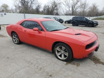 Dodge Challenger III 2015 Dodge Challenger 2015 DODGE CHALLENGER SXT 3.6 Benzyna 305KM, zdjęcie 4