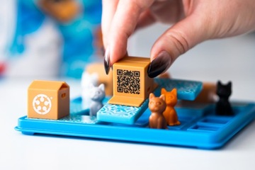 Cats & Boxes Smart Games (ENG) IUVI Games