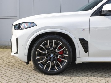 BMW X5 G05 SUV Facelifting 3.0 30d 298KM 2024 Od ręki - 3.0 (298KM) M Sport | Zawieszenie pneumatyczne + Harman Kardon, zdjęcie 13