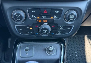 Jeep Compass II SUV 1.4 MultiAir 140KM 2017 Jeep Compass 1,4 T 140KM Key-less ACC FULL LED Skora Bezwypadkowy Serwis, zdjęcie 19