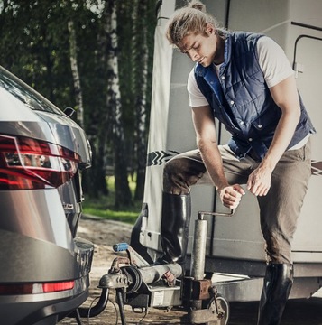 ZAŘÍZENÍ(HÁK) TÁŽNÝ NOVÝ SVAZEK DO VW VOLKSWAGEN AMAROK I PICKUP 10-22 7 PIN