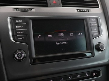 Volkswagen Golf VII Variant 1.4 TSI BlueMotion Technology 125KM 2016 Volkswagen Golf Comfortline PDC grzane fotele, zdjęcie 22