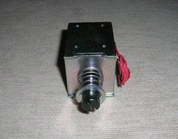 Elektromagnes Pchająco Ciągnący 24V sprężyna blokada