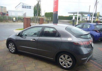 Honda Civic VIII Hatchback 3d 1.4 i-VTEC 100KM 2009 Honda Civic Honda Civic VIII Salon PL - I wlasciciel 1.3 Benzyna 100KM, zdjęcie 9