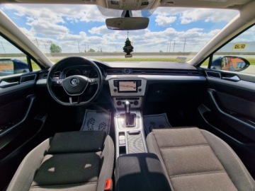 Volkswagen Passat B8 Variant 2.0 TDI BlueMotion SCR 150KM 2016 Volkswagen Passat 2.0 150Ps DSG Navi Alu Zarej.PL Gwarancja 2.0 Diesel, zdjęcie 16