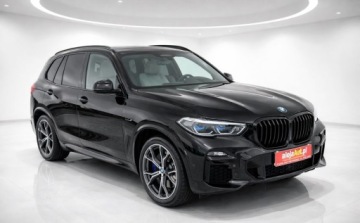 BMW X5 G05 SUV Plug-In Facelifting 3.0 50e 490KM 2023 BMW X5 4x4 X5 3.0 HYB Plug-In 490 KM Bezwypadkowy 2023r Warszawa 3.0