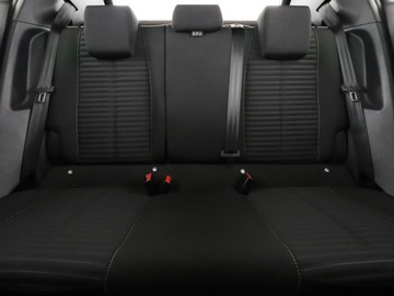 Peugeot 2008 II SUV 1.2 PureTech 100KM 2023 Peugeot 2008 Navi Czujniki parkowania Klimatyzacja, zdjęcie 17