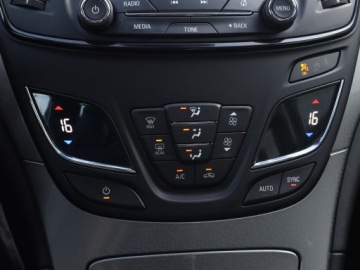 Opel Insignia I Hatchback Facelifting 1.6 Turbo ECOTEC 170KM 2016 Opel Insignia 1.6 Turbo, Salon Polska, Automat, zdjęcie 17