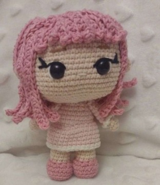 Lalka Enid Sinclair w stylu Funko Pop - kubiczny kształt głowy