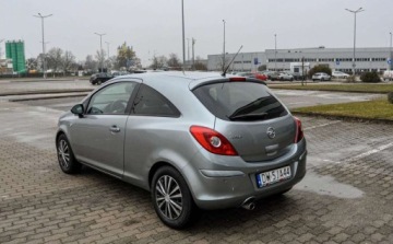 Opel Corsa D Hatchback 1.4 Twinport ECOTEC 100KM 2011 Opel Corsa 1,4 LPG Lift 2011 r. 1.4 BenzynaLPG 100KM, zdjęcie 2