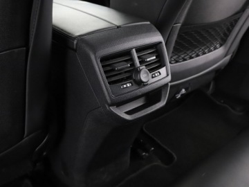 Peugeot 3008 I Crossover Facelifting 1.6 BlueHDi 120KM 2016 Peugeot 3008 Allure navi kamera półskóra hak, zdjęcie 37