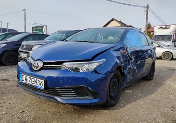 Toyota Auris II Touring Sports Facelifting 1.6 Valvematic 132KM 2018 Toyota Auris 2018r, 1.6 Benzyna. Uszkodzony prawy przod i bok. Jezdzi 1.6