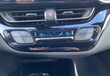 Toyota C-HR I Crossover 1.8 Hybrid 122KM 2019 Toyota C-HR 1.8 Hybrid Selection ASO Toyota Leszno 1.8 Hybryda 122KM, zdjęcie 21