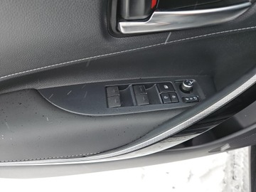 Toyota Corolla XII TS Kombi 2.0 Hybrid Dynamic Force 184KM 2021 Toyota Corolla 2.0 Hybrid Comfort Seria E21 (2019-, zdjęcie 16