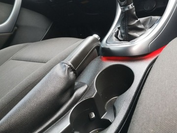 Opel Astra J Hatchback 5d 1.4 Turbo ECOTEC 120KM 2011 Opel Astra 14 16V 120 KM GTC Klima Parktronic, zdjęcie 14