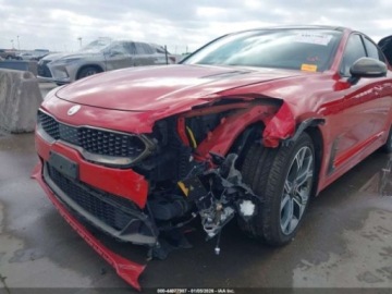 Kia Stinger Liftback 3.3 T-GDi 366KM 2018 Kia Stinger 2018 r. 3,3 L GT2 AWD 3.3 Benzyna 365KM, zdjęcie 9