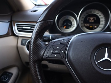 Mercedes Klasa E W212 Limuzyna Facelifting 250 CDI 204KM 2015 Mercedes E E 250 BlueTEC 4MATIC, Salon Polska, zdjęcie 15