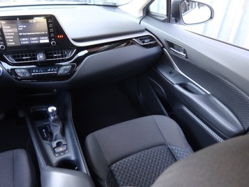Toyota C-HR I Crossover 1.8 Hybrid 122KM 2019 Toyota C-HR 1.8 Hybrid, Salon Polska, zdjęcie 7
