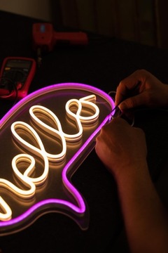 Давайте отметим надпись LED Neon LEDON